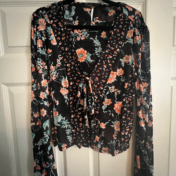 Free People Button up tie-front Blouse - Picture 2 of 13